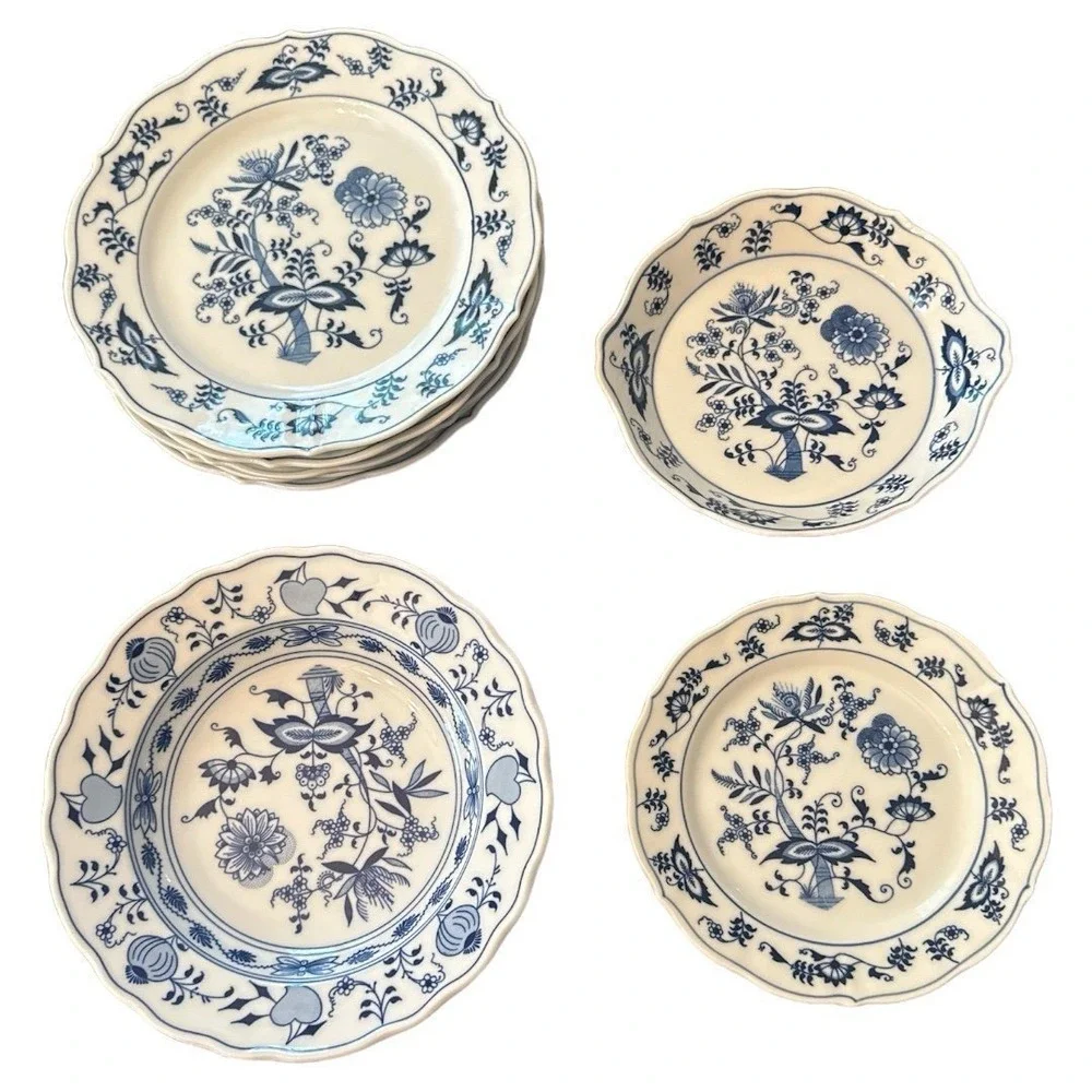 Blue Danube Floral Dinner Plates Set of 8 Blue Onion‎ Scalloped Edge